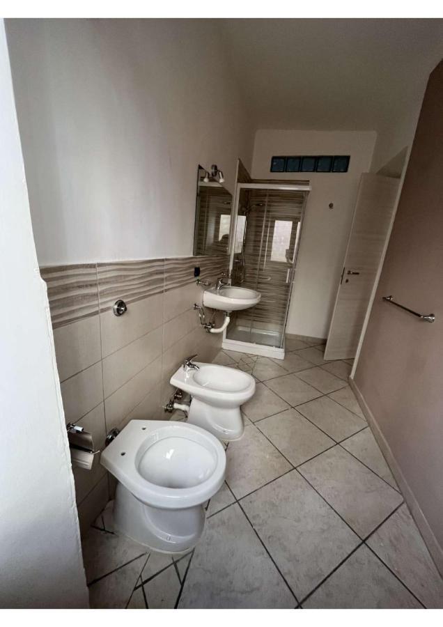 La Svolta Rooms Napoli Bagian luar foto