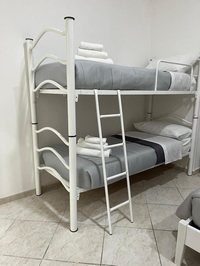 La Svolta Rooms Napoli Bagian luar foto